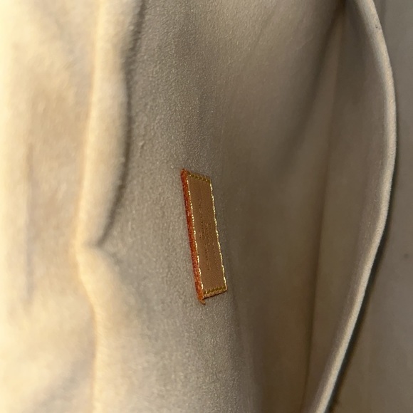 💎Authentic 💎 Louis Vuitton Manhattan GM Tote💎 - Picture 11 of 15